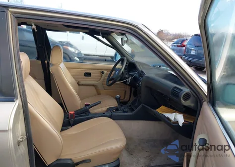 1987 BMW 325 E z USA, uszkodzony, nr VIN WBAAB5406H9804264